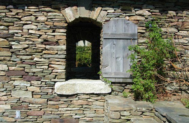 country weath ledge cut window