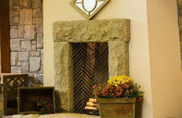MONOLITHIC FIREPLACE
