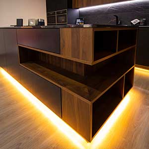 Solid-showroom-wikit